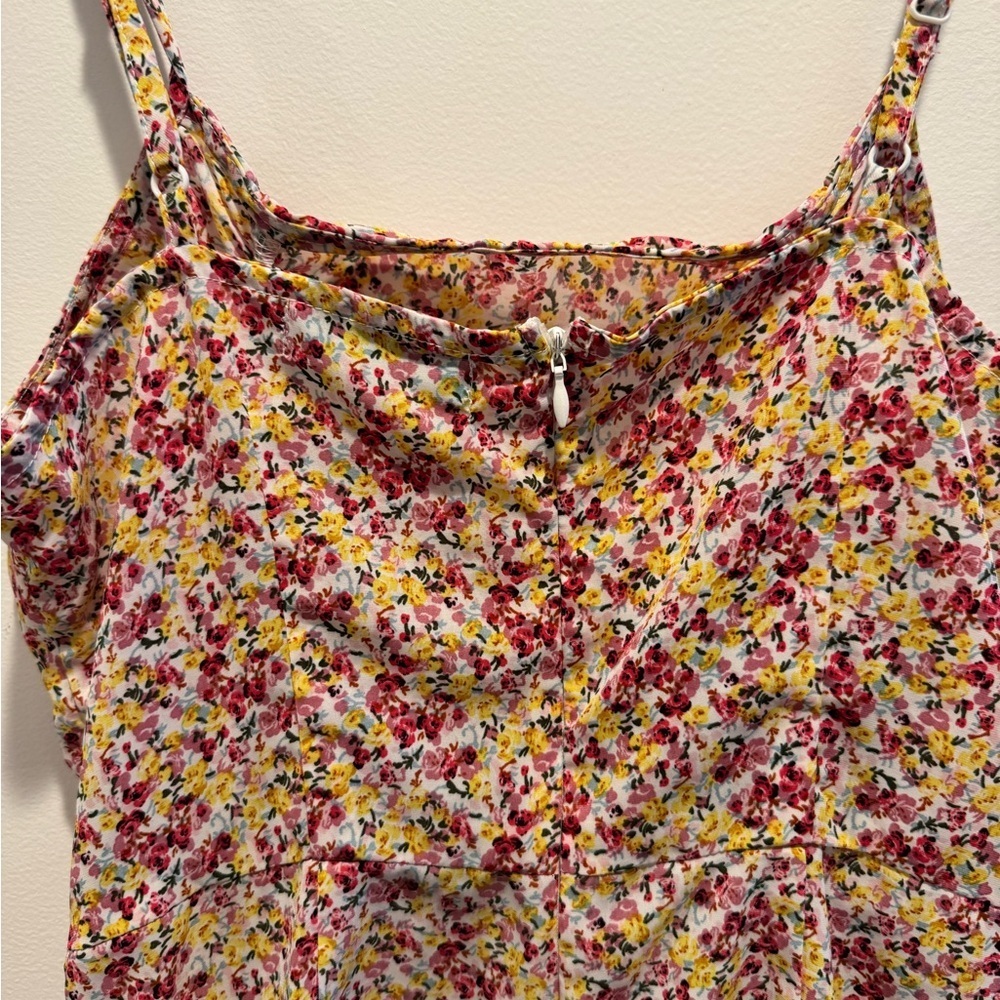Missguided Floral Ruched Mini Dress - Picture 5 of 5